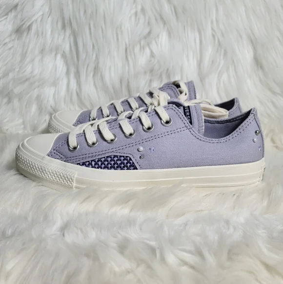 Converse Chuck Taylor All Star Low Top Lavender 7 Women / 5 Men NWOB - Picture 4 of 5